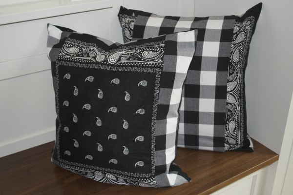 Black w:white pillows