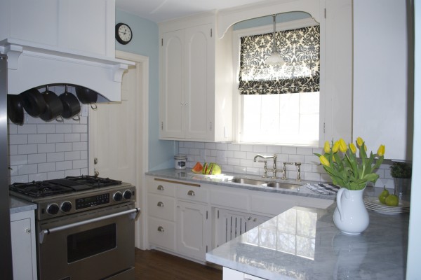 Kitchen backsplash