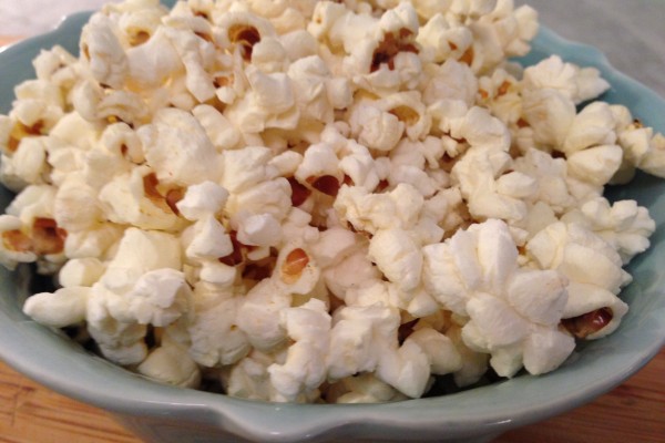 Popcorn in dish cu