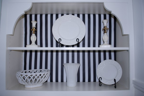 Refrigerator cabinet w:striped paper