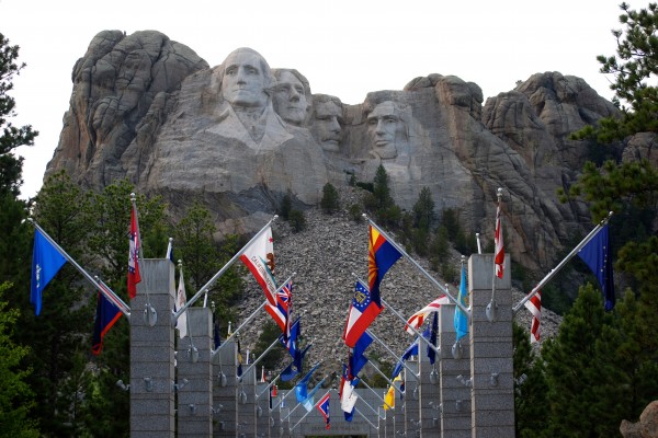 Flag Mt Rushmore 1