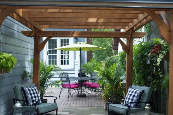 Pergola medium shot